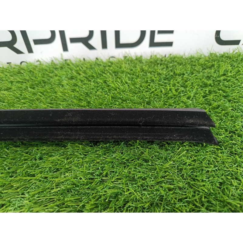 Внутрішній молдинг скла (зовнішні елементи кузова) Ford ESCAPE MK4 2020 1.5 LJ6Z7821456A