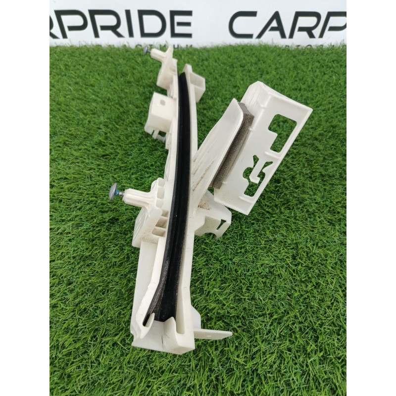 Направляюча скла дверей (кузов і елементи) Ford ESCAPE MK4 2020 1.5