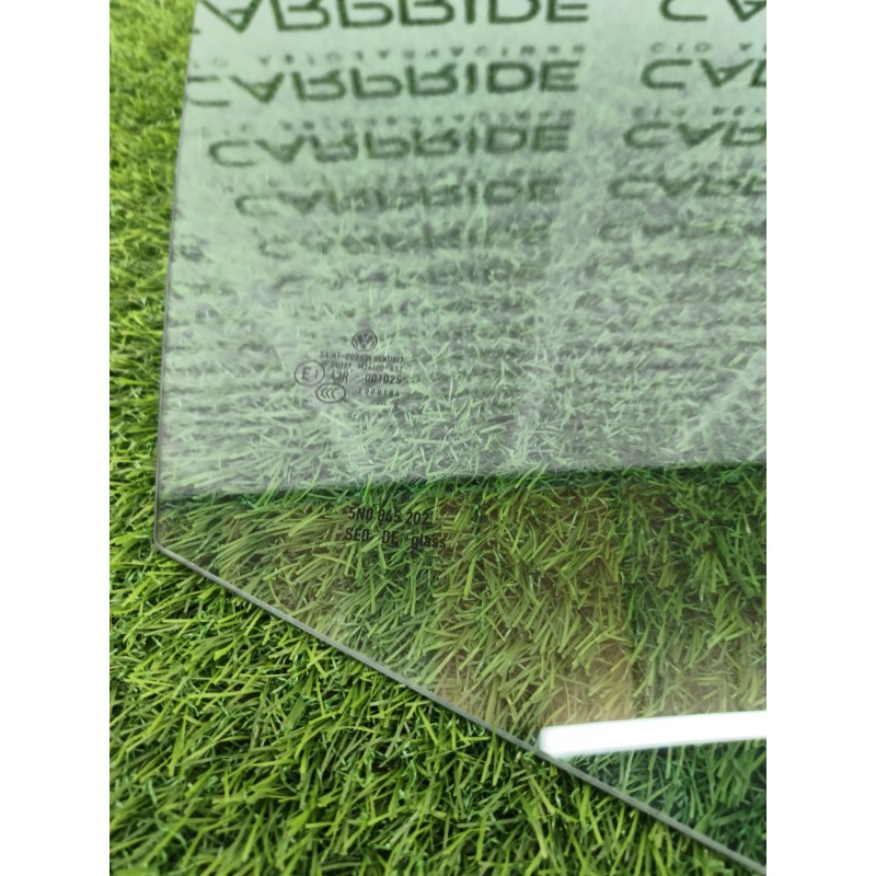 Стекло (кузов и элементы) Volkswagen Tiguan 5N 2011 1.4 CAVA 5n0845202