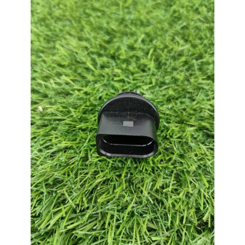 Датчик уровня жидкости (электрика / датчики) Audi Q7 4M 2015 3.0 CRE 311801705