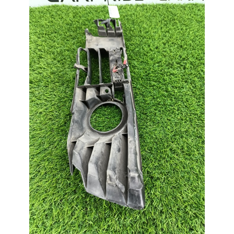 Решетка бампера (кузов и элементы) Volkswagen Passat B5 2003 2.5 AKN 3b0853666l