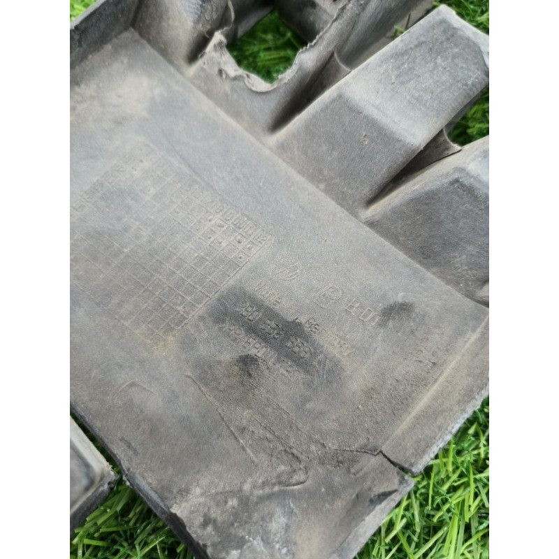 Решетка бампера (кузов и элементы) Volkswagen Passat B5 2003 2.5 AKN 3b0853666l