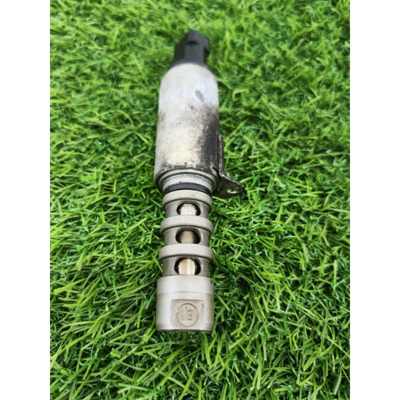 Клапан фазорегулятора (электрика двигателя) Volkswagen Jetta MK6 2011 2.5 06E109257J