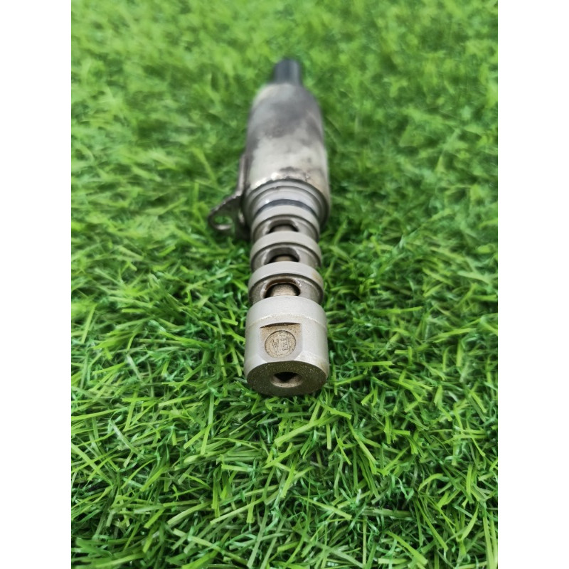 Клапан фазорегулятора (электрика двигателя) Volkswagen Jetta MK6 2011 2.5 06E109257J