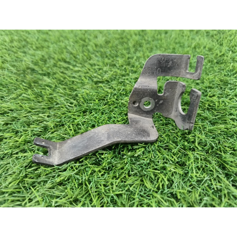 Кронштейн (двигатель и элементы) Volkswagen Tiguan 5N 2011 1.4 CAVA 5n0611841a