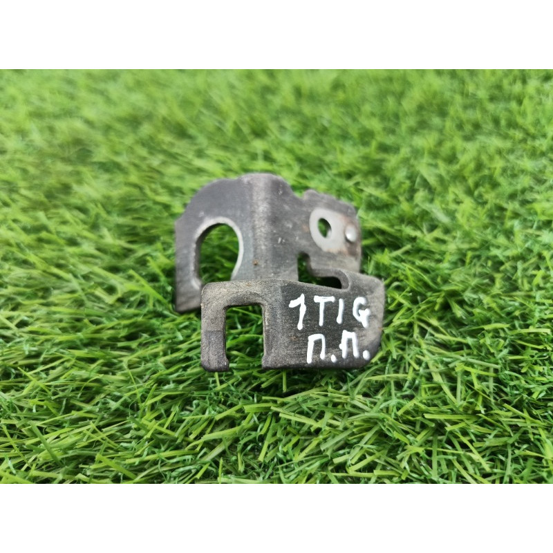 Кронштейн (двигатель и элементы) Volkswagen Tiguan 5N 2011 1.4 CAVA 5n0611842a