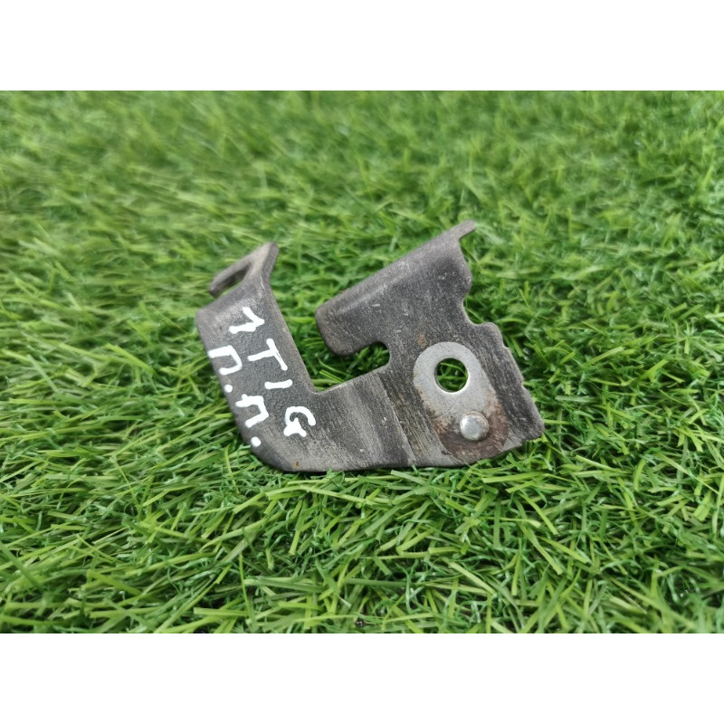 Кронштейн (двигатель и элементы) Volkswagen Tiguan 5N 2011 1.4 CAVA 5n0611842a