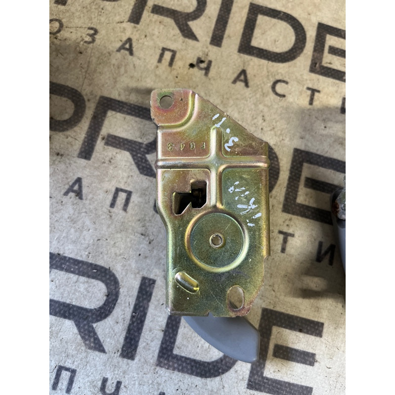 Ручка дверей внутрішня (салон) KIA Sorento BL 2005 2.5 CRDI 826223e000