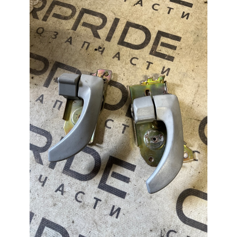 Ручка дверей внутрішня (салон) KIA Sorento BL 2005 2.5 CRDI 826223e000