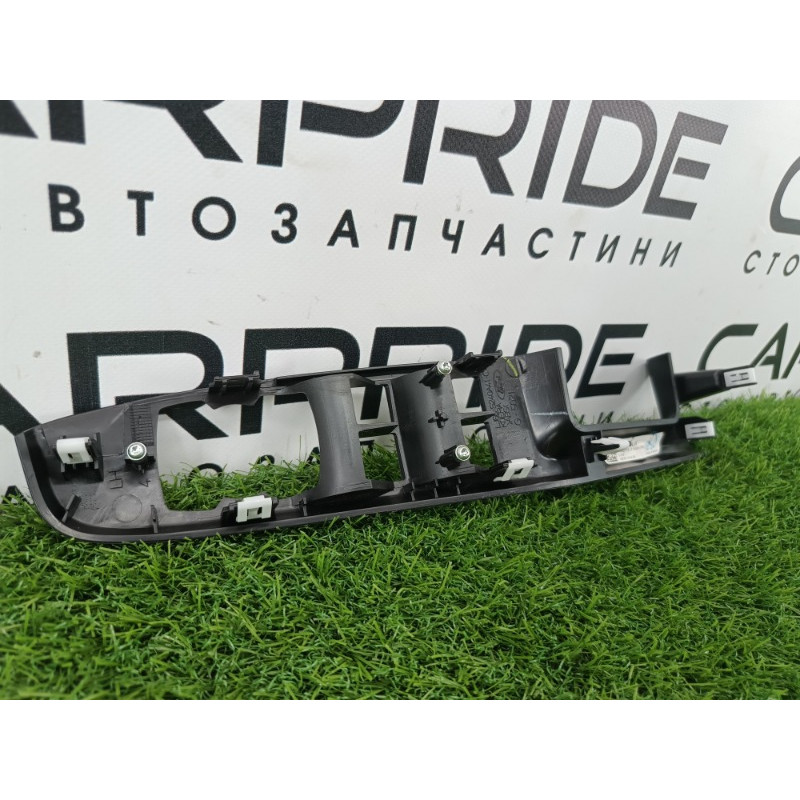 Накладка кнопок склопідйомника (салон) Ford ESCAPE MK4 2020 1.5 lj6bs240a41c