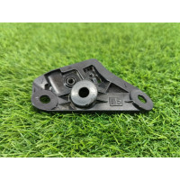 Кріплення кришки багажника