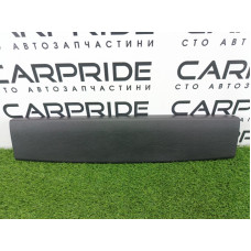 Обшивка крышки багажника