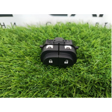 Кнопка блокировки центрального замка