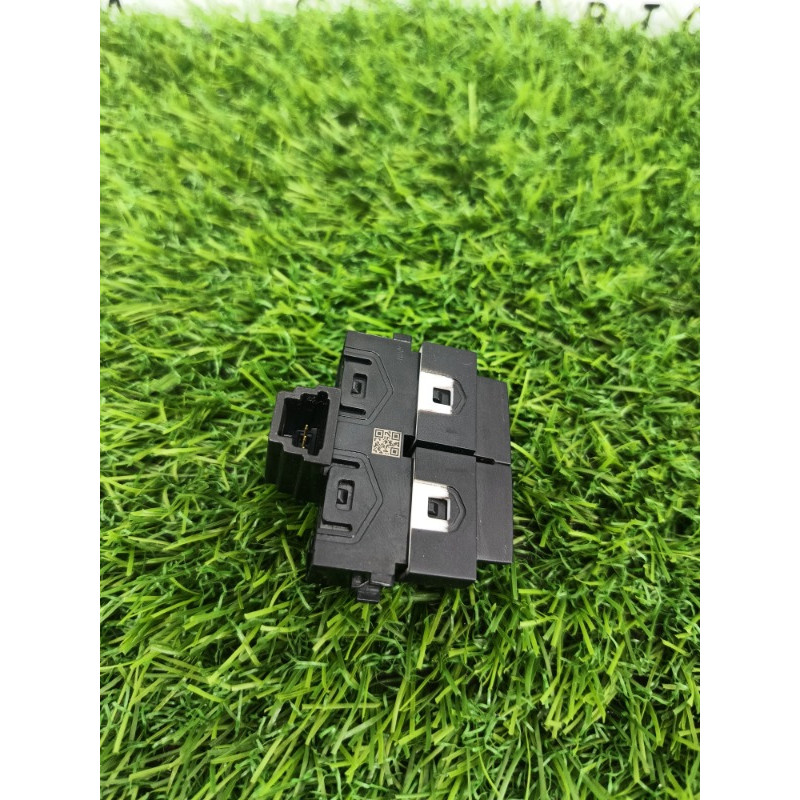 Кнопка блокировки центрального замка (электрика / кнопки) Mitsubishi Outlander GM4W 2022 2.50 8608A496