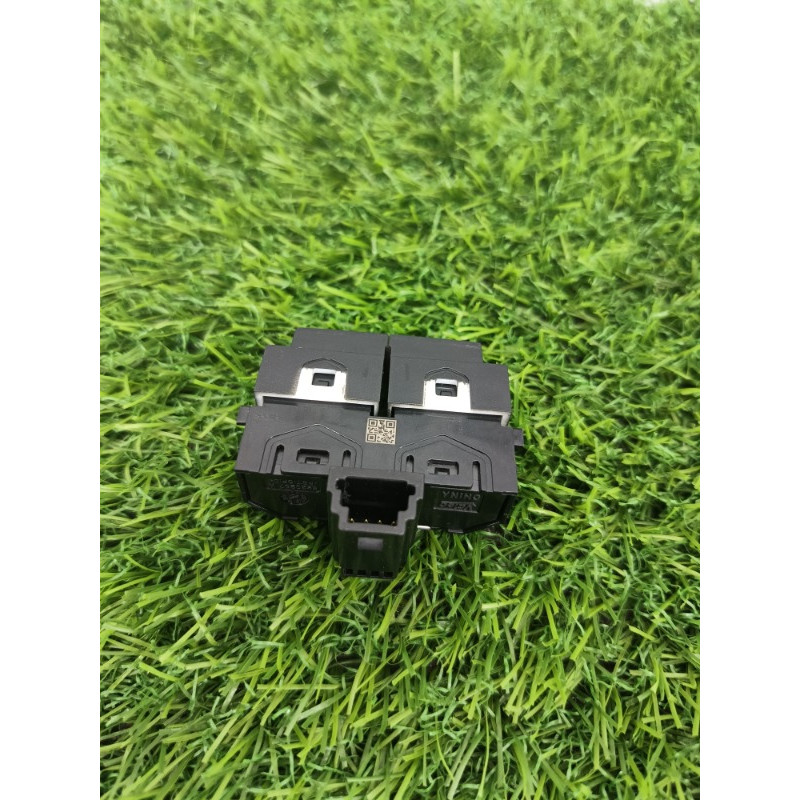 Кнопка блокировки центрального замка (электрика / кнопки) Mitsubishi Outlander GM4W 2022 2.50 8608A496