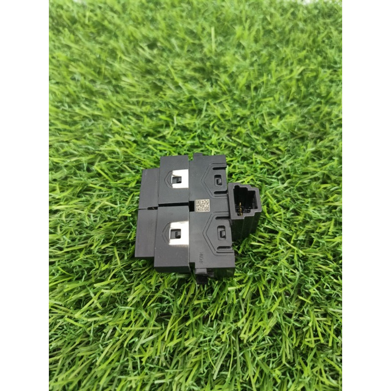 Кнопка блокировки центрального замка (электрика / кнопки) Mitsubishi Outlander GM4W 2022 2.50 8608A496