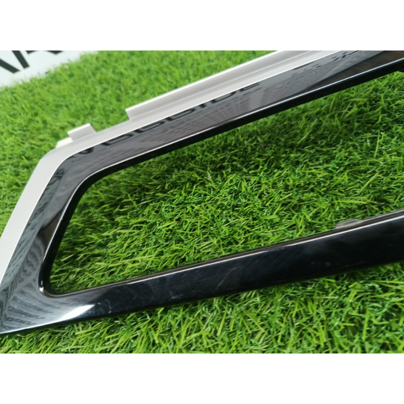 Декоративная накладка карты двери (салон) Mitsubishi Outlander GM4W 2022 2.50 809C1W000P