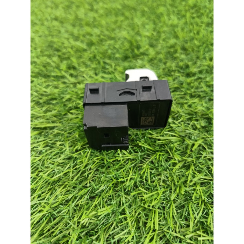 Кнопка стеклоподъемника (электрика / кнопки) Mitsubishi Outlander GM4W 2022 2.50 8608a477