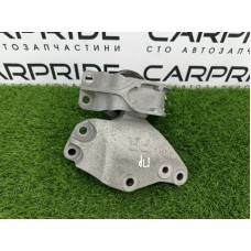 Подушка двигателя