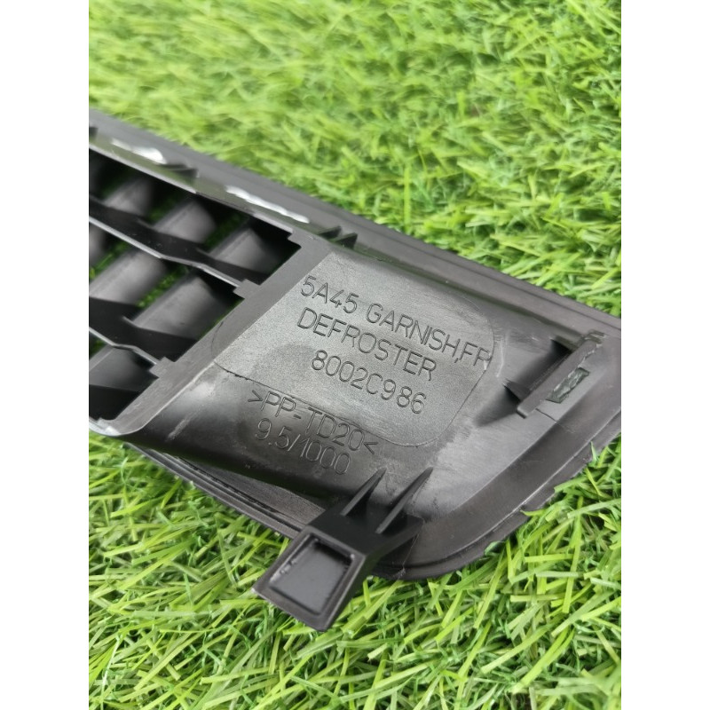 Решетка обдува лобового стекла (салон) Mitsubishi Outlander GM4W 2022 2.50 8002C973XA