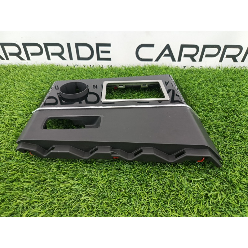 Накладка центральной консоли (салон) Mitsubishi Outlander GM4W 2022 2.50 8011C467XB