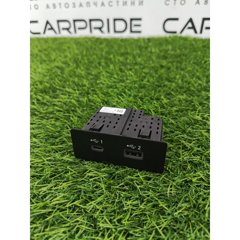 Разьем USB (электрика) Mitsubishi Outlander GM4W 2022 2.50 8718a073