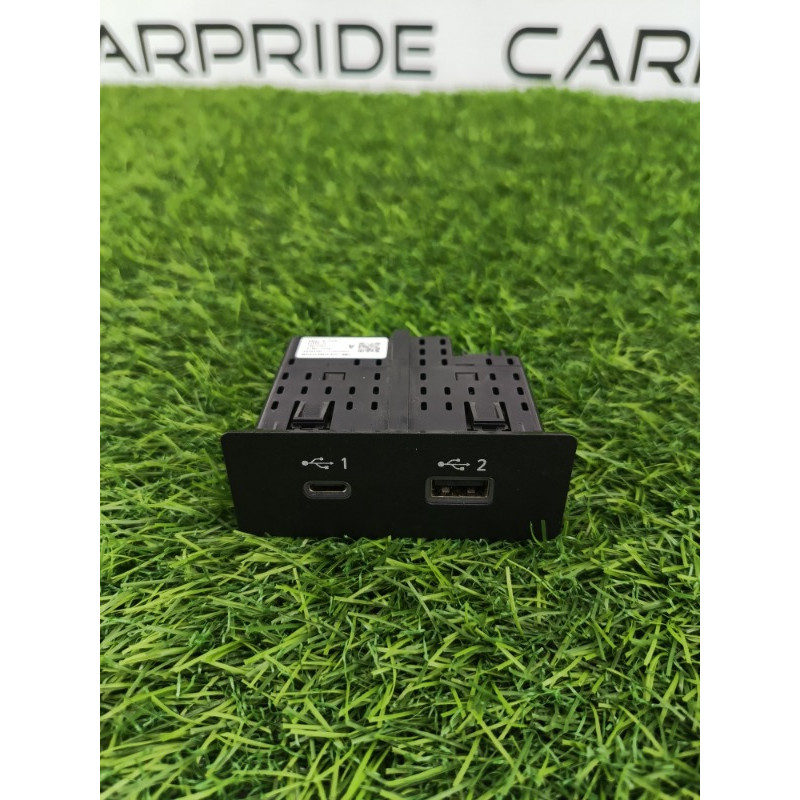 Разьем USB (электрика) Mitsubishi Outlander GM4W 2022 2.50 8718a073