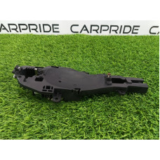 Кронштейн ручки двери