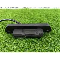 Кнопка відкривання кришки багажника