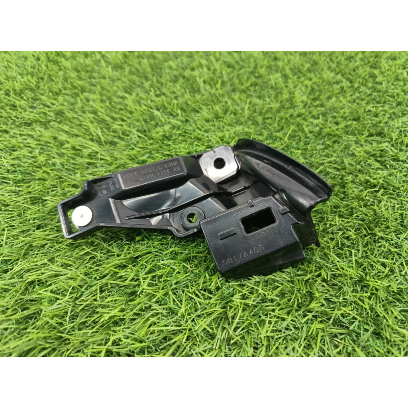 Накладка фонаря заднего (кузов и элементы) Mitsubishi Outlander GM4W 2022 2.50 5817a406