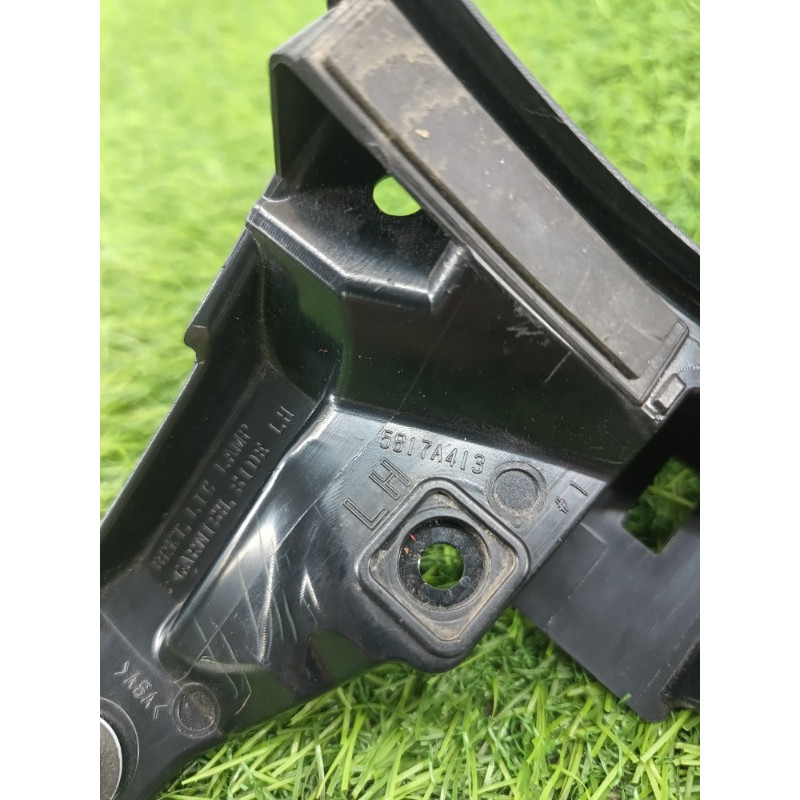 Накладка фонаря заднего (кузов и элементы) Mitsubishi Outlander GM4W 2022 2.50 5817a405