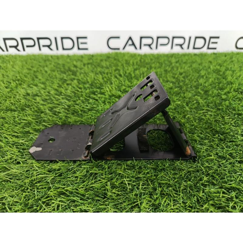 Упор противооткатный (аксессуары) Audi Q7 4M 2015 3.0 CRE 7L0860321A