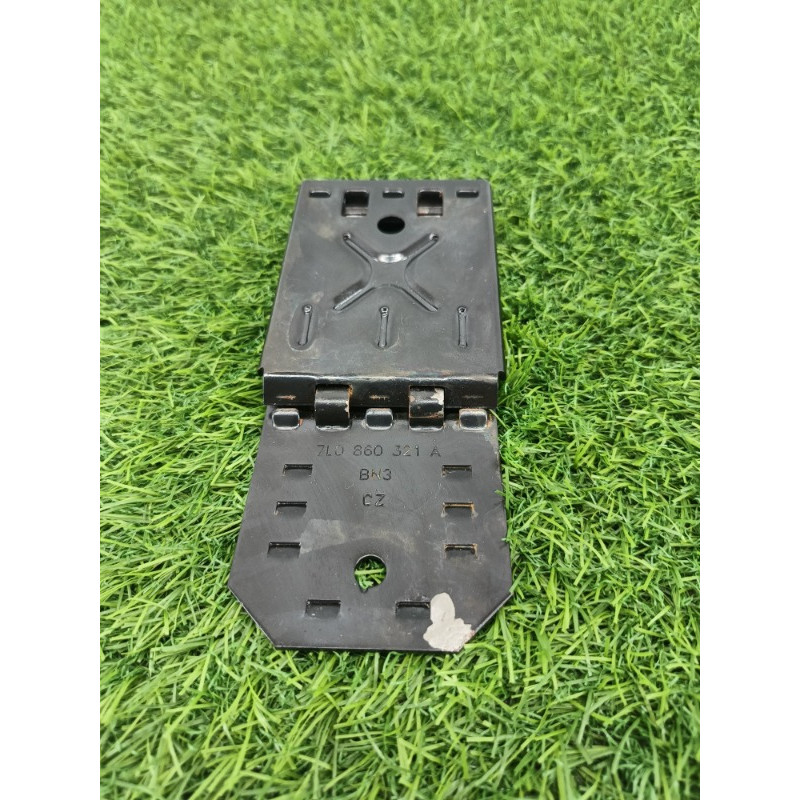 Упор противооткатный (аксессуары) Audi Q7 4M 2015 3.0 CRE 7L0860321A