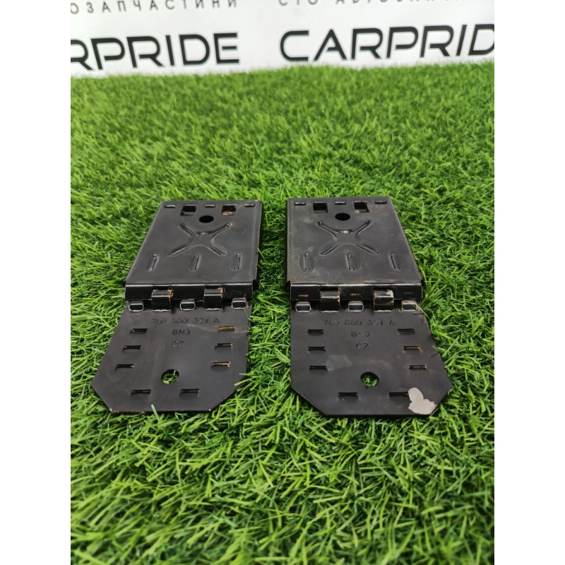 Упор противооткатный (аксессуары) Audi Q7 4M 2015 3.0 CRE 7L0860321A