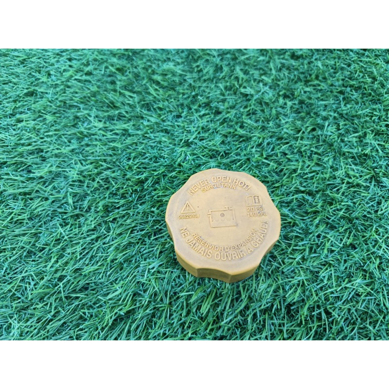 Крышка расширительного бачка (система охлаждения) Chevrolet Captiva C140 2011 2.2 D (z22d1) 94539595