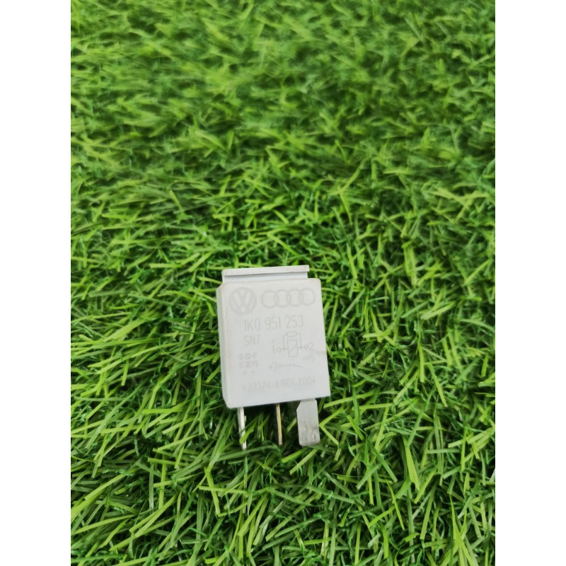 Реле (электрика) Volkswagen Tiguan 5N 2011 1.4 CAVA 1k0951253