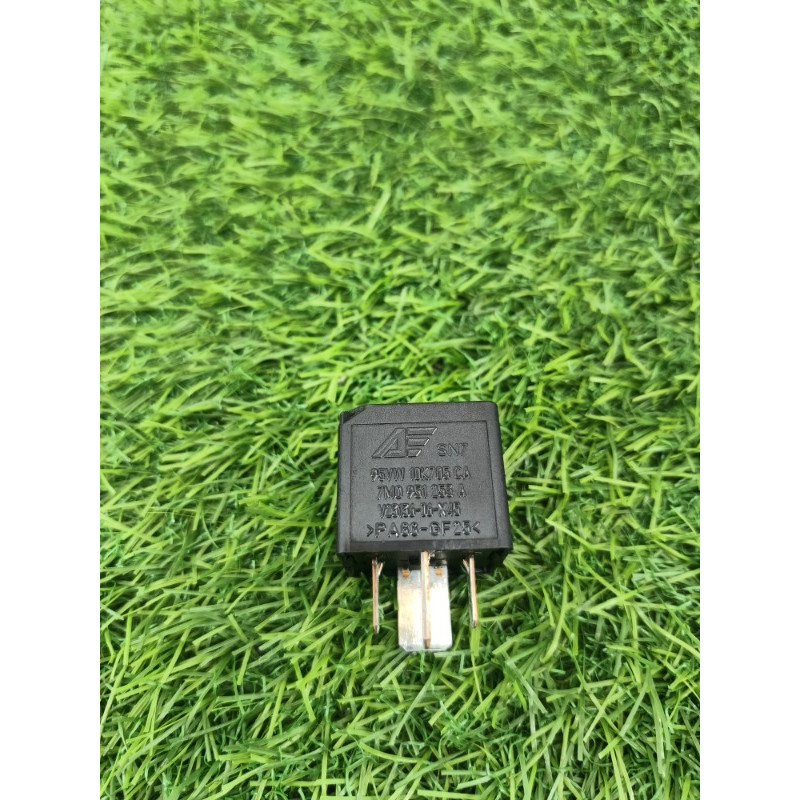 Реле (электрика) Volkswagen Tiguan 5N 2011 1.4 CAVA 7m0951253a