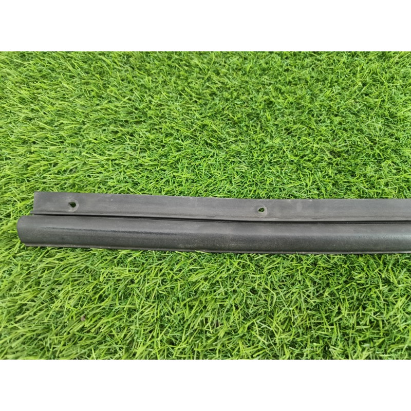 Уплотнитель капота (кузов и элементы) Chevrolet Captiva C140 2011 2.2 D (z22d1)