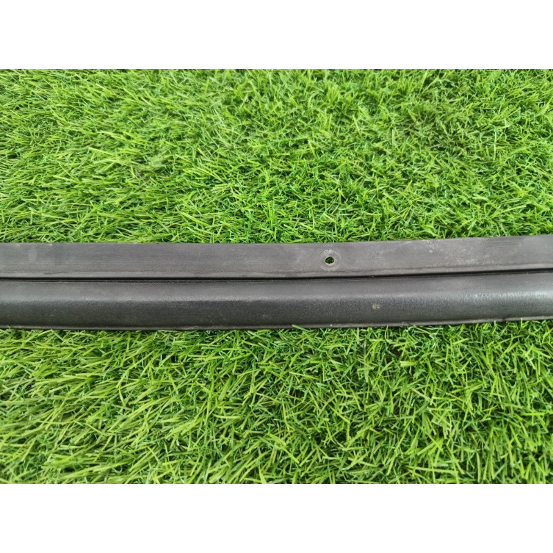 Уплотнитель капота (кузов и элементы) Chevrolet Captiva C140 2011 2.2 D (z22d1)