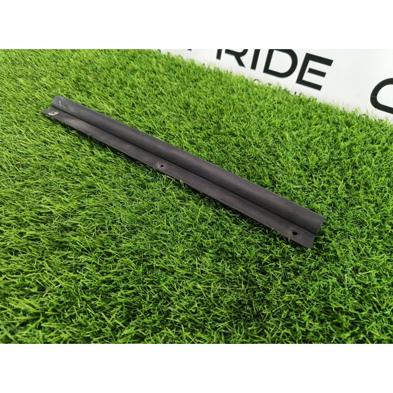 Уплотнитель капота (кузов и элементы) Chevrolet Captiva C140 2011 2.2 D (z22d1) 96983319