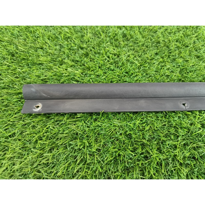 Уплотнитель капота (кузов и элементы) Chevrolet Captiva C140 2011 2.2 D (z22d1) 96983319