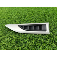 Молдинг крыла