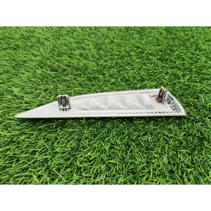 Молдинг крыла (кузов и элементы) Chevrolet Captiva C140 2011 2.2 D (z22d1) 95027406