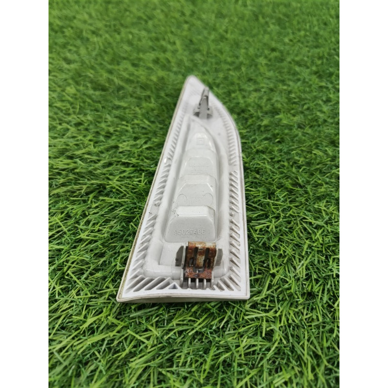 Молдинг крыла (кузов и элементы) Chevrolet Captiva C140 2011 2.2 D (z22d1) 95027406