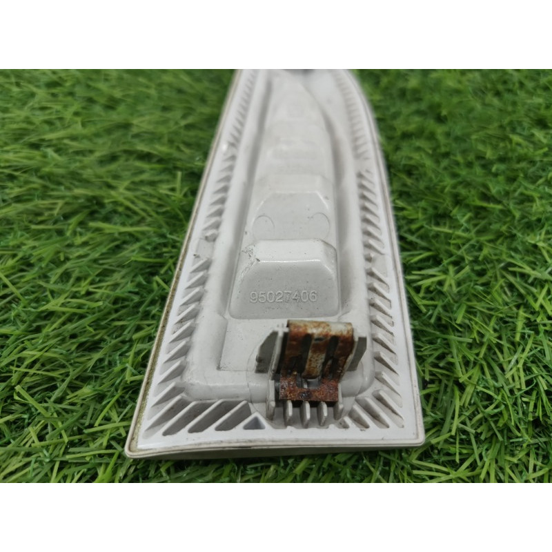 Молдинг крыла (кузов и элементы) Chevrolet Captiva C140 2011 2.2 D (z22d1) 95027406