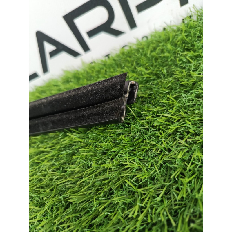 Молдинг стекла внутренний (наружные элементы кузова) Audi Q7 4M 2015 3.0 CRE 4m0837479