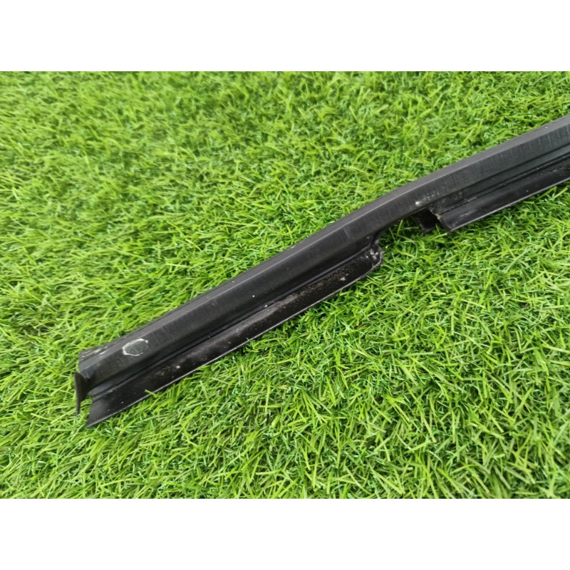 Молдинг стекла внутренний (наружные элементы кузова) Audi Q7 4M 2015 3.0 CRE 4m0837479