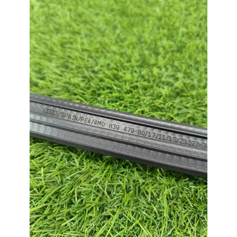 Молдинг стекла внутренний (наружные элементы кузова) Audi Q7 4M 2015 3.0 CRE 4m0839479