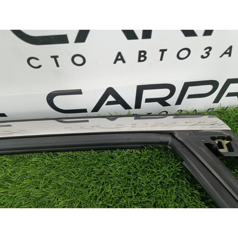 Уплотнитель стекла двери (кузов и элементы) Ford ESCAPE MK4 2020 1.5 LJ6Z7825767B