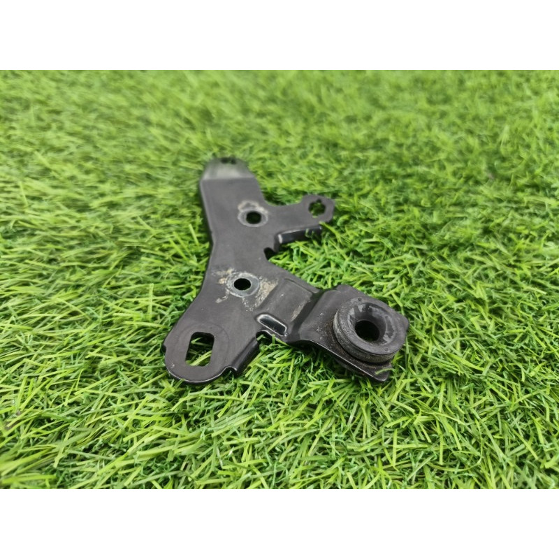 Кронштейн компрессора кондиционера (кронштейны двигателя) Subaru Forester SK 2020 2.5 73687FL001